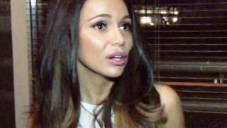 Карък преследва Алисия