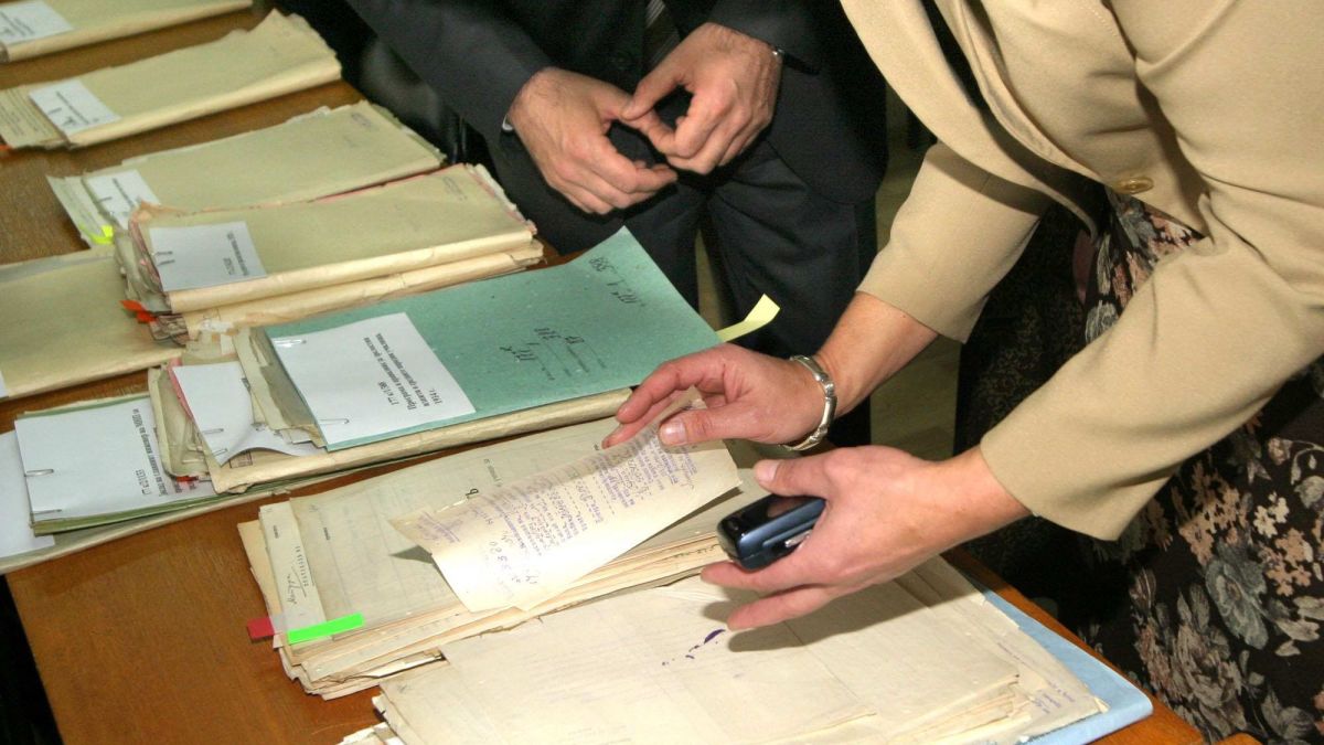 Проверка: Колко служители и сътрудници на ДС са в листите за депутати