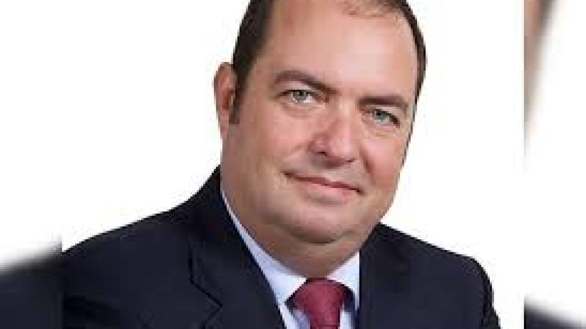 Депутатите се събраха извънредно, за да се карат за комунизма