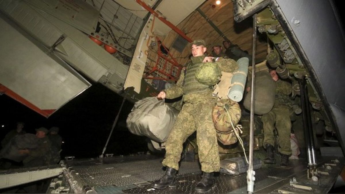 „Фигаро”: За да съперничи на НАТО, Русия не разполага нито с пари, нито с време