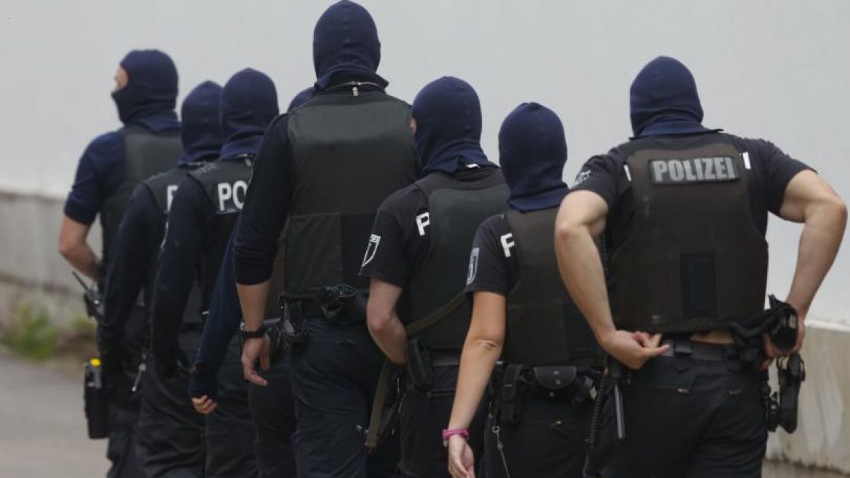 Германската полиция арестува двама алжирци за връзки с „Ислямска държава“