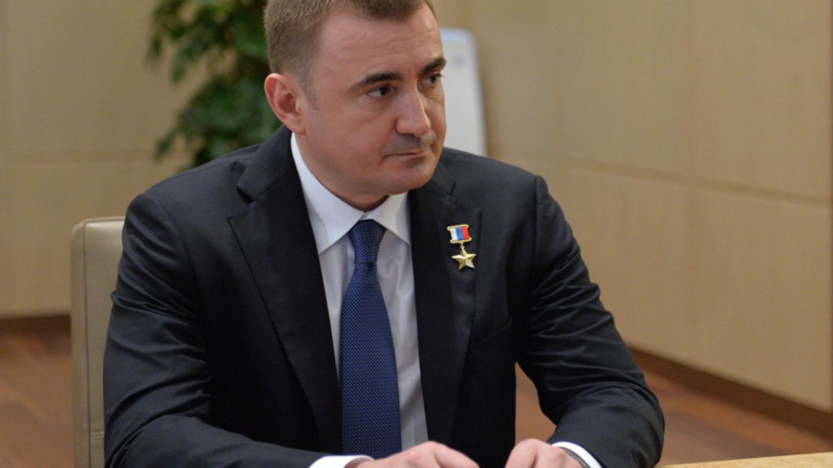 Бодигард на Путин, прогонил мечка, се издигна до губернатор