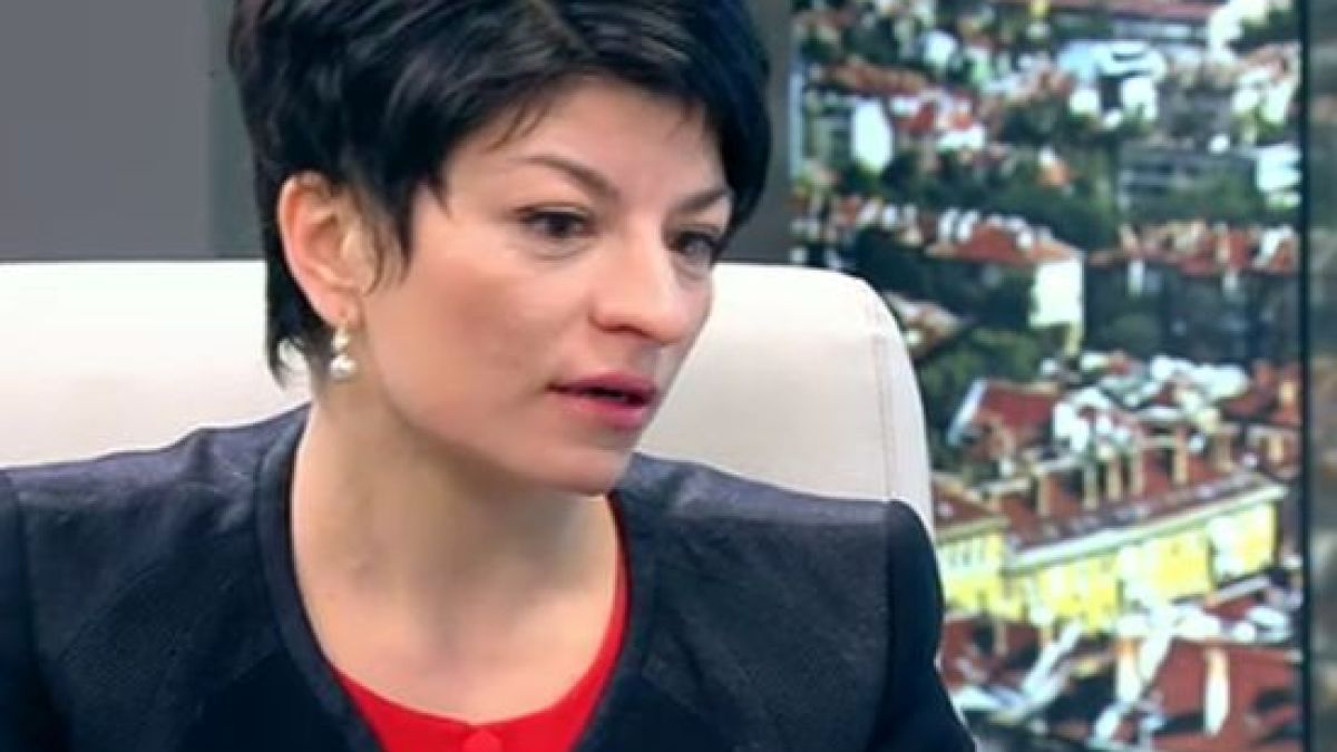Десислава Атанасова: Стана ясно, че КТБ не е била банка на властта