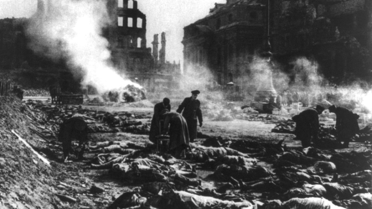 На този ден: През 1945 г. англо-американски бомбардировачи изравняват Дрезден със земята