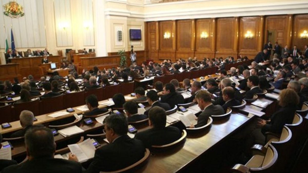 Парламентът с декларация: ЕК веднага да започне наказателна процедура срещу Гърция!