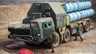 СИПРИ: САЩ и Русия остават най-големите износители на оръжие в света 
