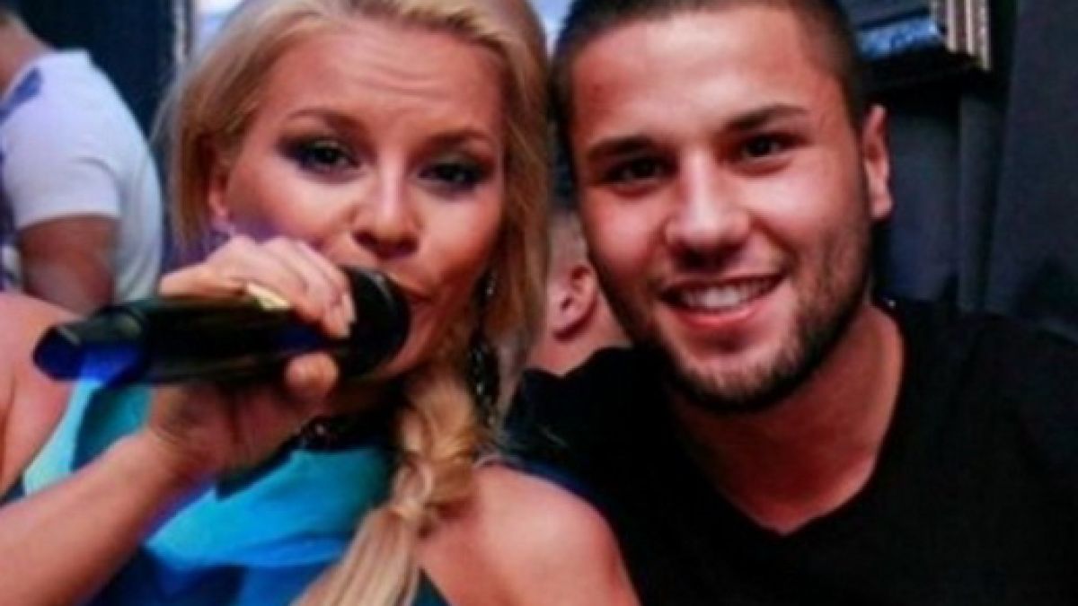 Само в "ШОУ": Доказателство сочи с кого спи ДесиСлава