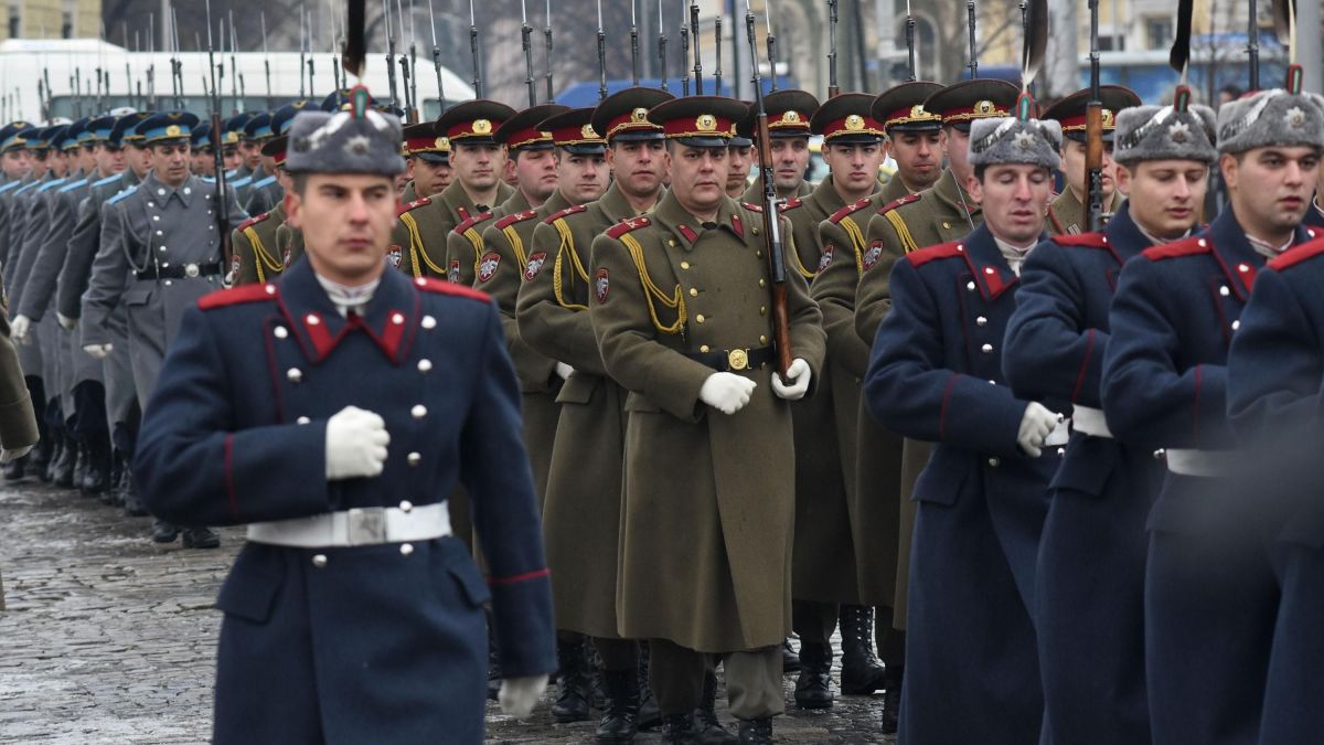 Армията взима на отчет всички мъже от 18 до 32 г.