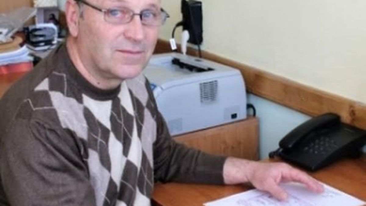 56-годишен перничанин тръгна на училище  