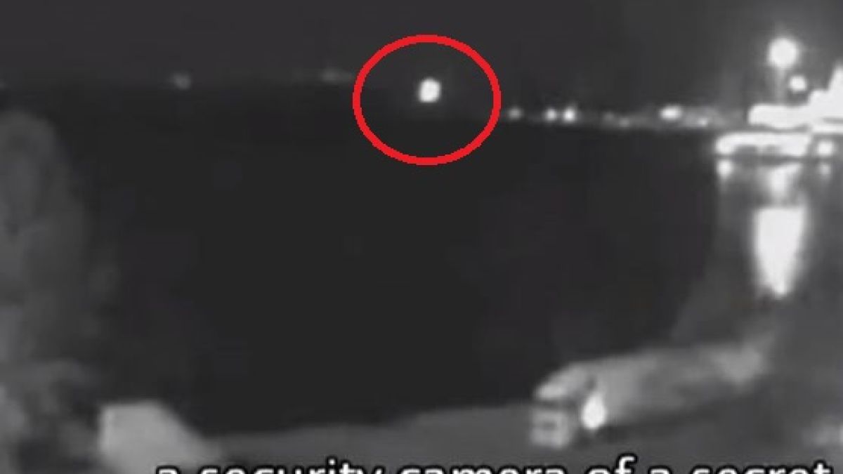 Изтече ВИДЕО на НЛО до руска военна база