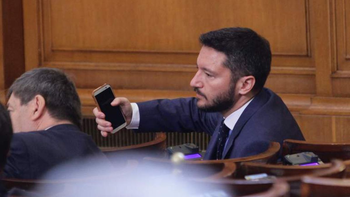 Вигенин: С разпускане на комисията за Русия и Турция парламентът ще стане още по-смешен