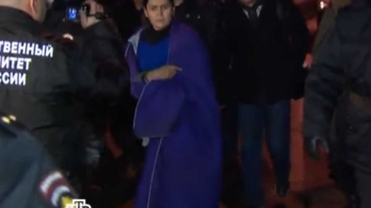 Напират да линчуват бавачката, която обезглави малката Настя (ВИДЕО)