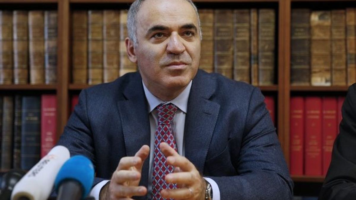 "Подарък", по-лош от санкциите: Каспаров разкри какво готви Вашингтон за Русия