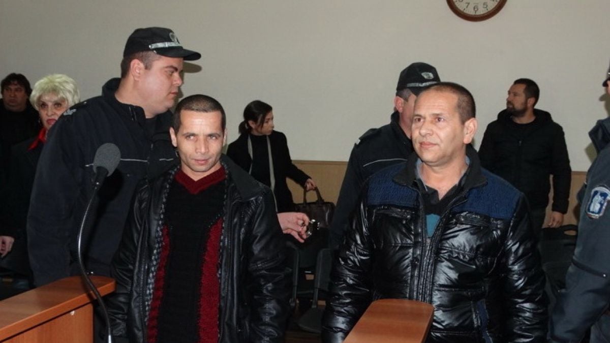 Версия: Прикриват трети убиец на Рогача