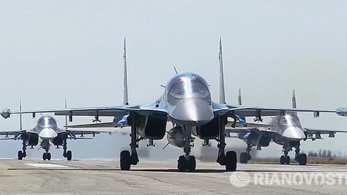 Отново в родината: Първите бомбардировачи Су-34 от Сирия се приземиха край Воронеж 