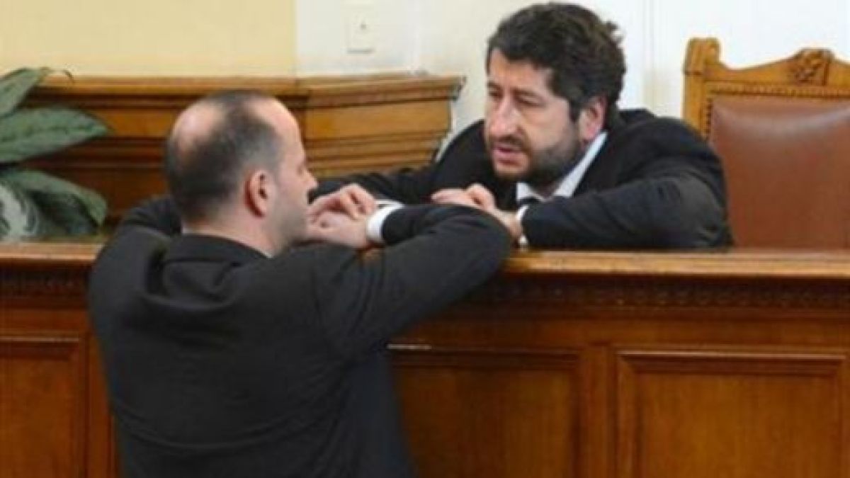 Радан и Пинокио са позор за България - с демократи като тези от ДСБ тоталитаристи не ни трябват