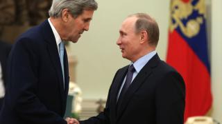 Ето какво са си споделили зад затворените врати Путин и Кери 