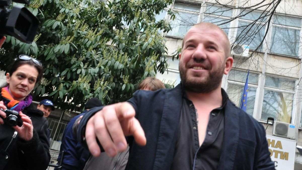 Динко Вълев на излизане от съда: Продължаваме с лова на бежанци. Който не му изнася, да се изнася! (СНИМКИ/ВИДЕО)
