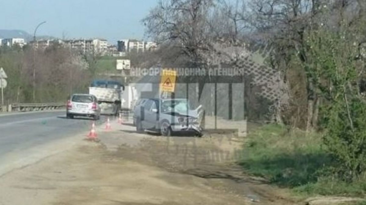 65-годишен мъж е загинал в касапницата на пътя Карлово-Сопот (СНИМКИ)