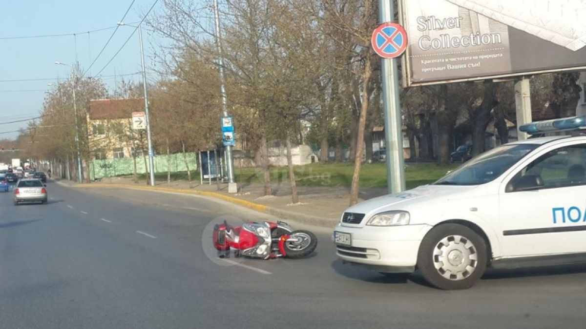 Моторист катастрофира в Пловдив! Линейка е на място 