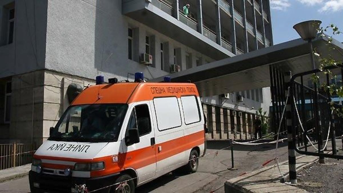 Първо в БЛИЦ: Пребиха зверски 58-годишен в квартал „Бели брези”