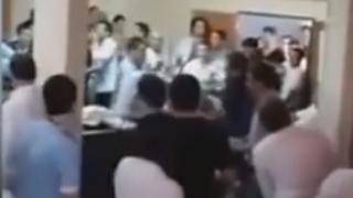 Доктори първо се сбиха, после сами си оказаха първа помощ (ВИДЕО)