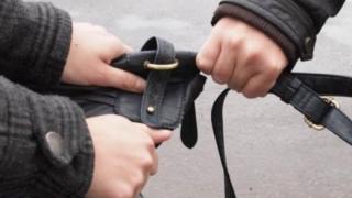 Ром издебна и преби баба, за да ѝ вземе пенсията и великденските надбавки