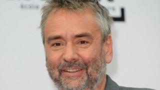 Люк Бесон почва работа по филм за подводницата "Курск"