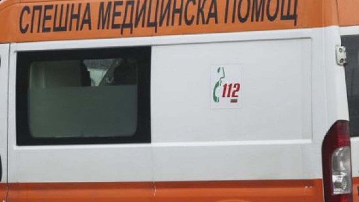 Опасно селфи: Тийнейджър се качи на трафопост и озова в болница 