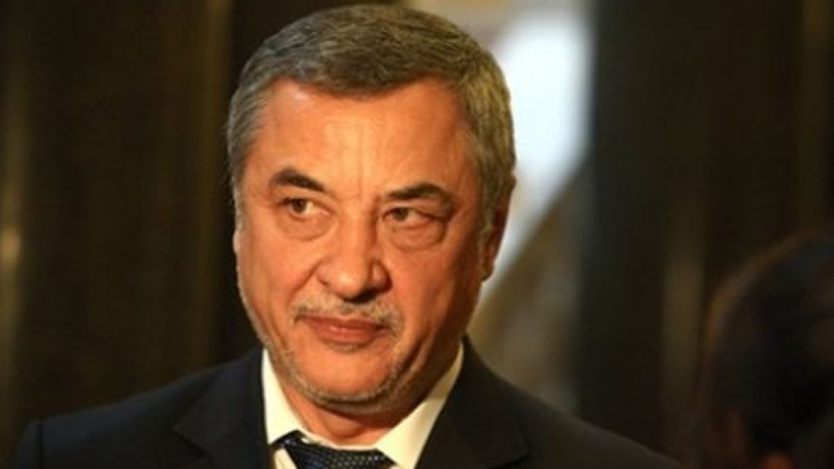 Валери Симеонов нарочи "ловците на мигранти" за мутри
