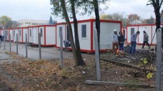 Бежанците се уредиха, правят им ултрамодерен фитнес
