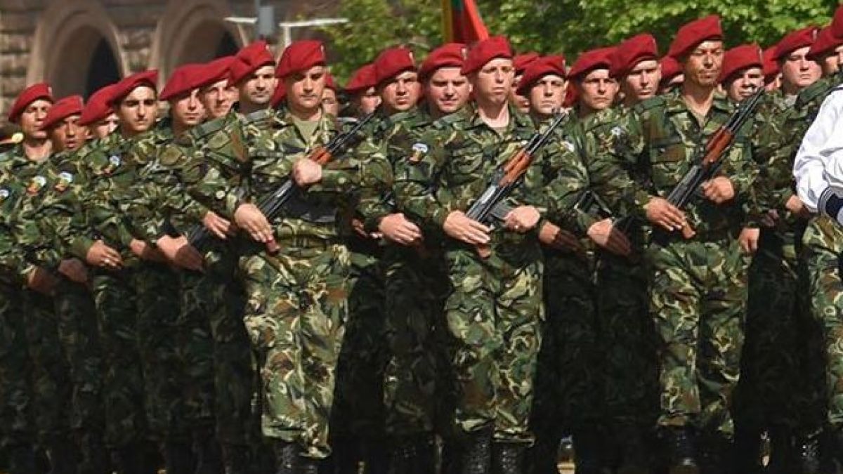 300 военни се включиха в охраната на границата с Гърция и Турция