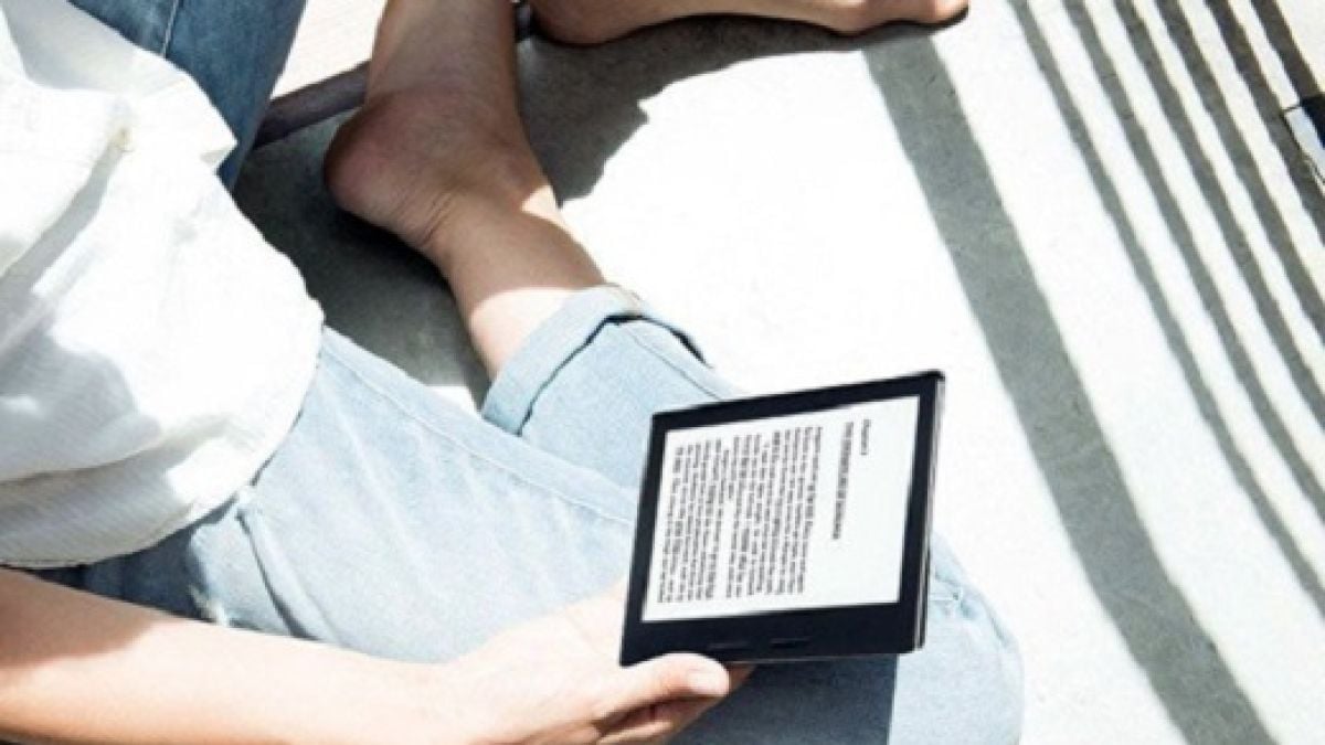 Уникална електронна книга тежи само 141 грама