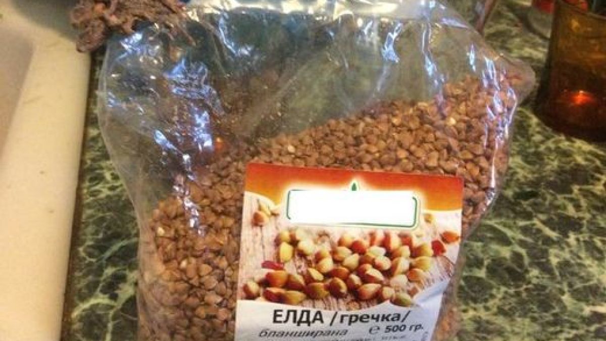 Майка купи елда за дъщеря си, но това, което намери вътре, я втрещи (СНИМКА)