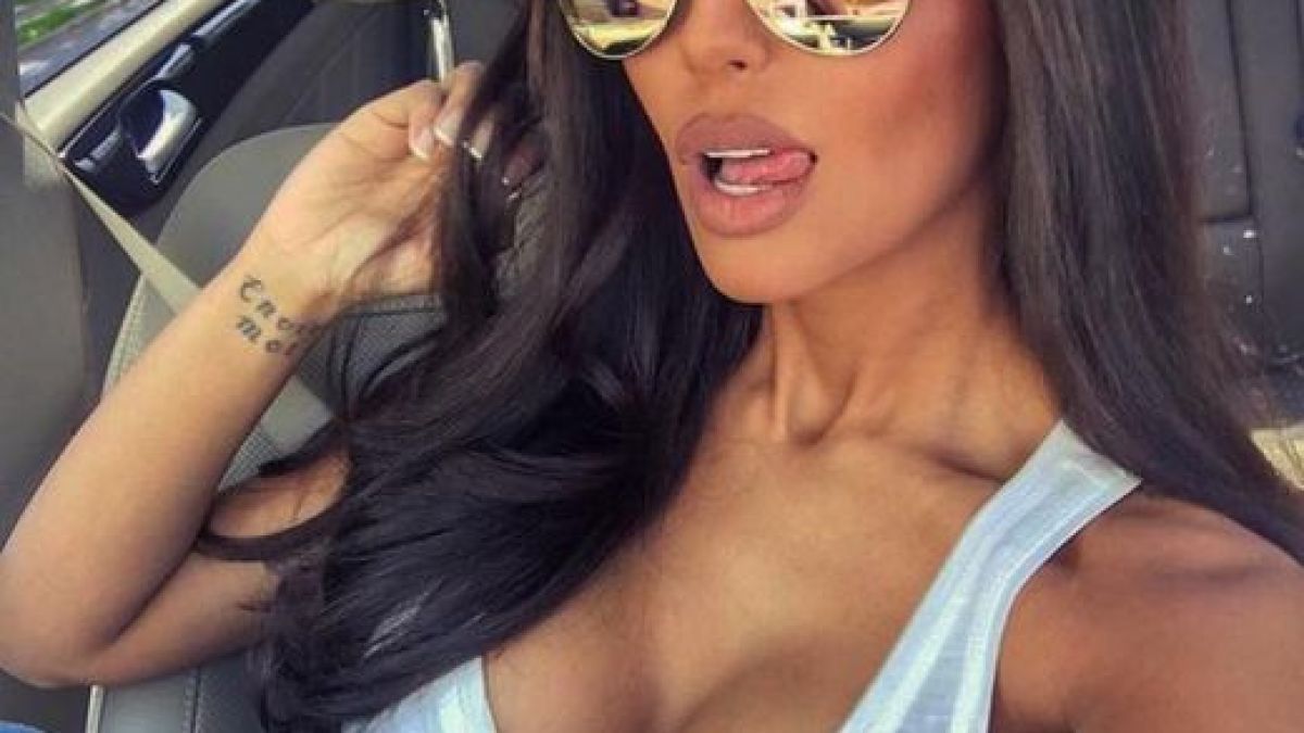 Николета Лозанова разгорещи нета, пусна се без дрехи (СНИМКИ 18+)