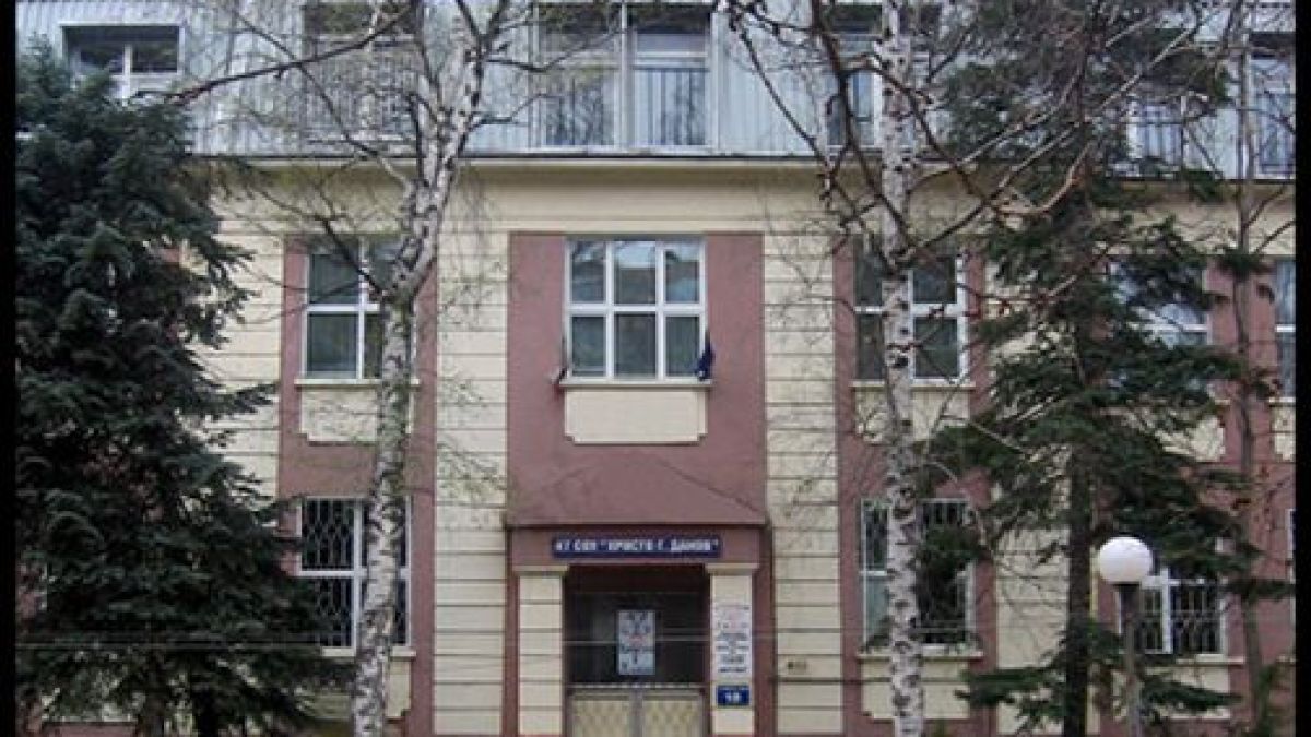 Сигнал до БЛИЦ: Абитуриент е зверски пребит след школско меле в столично училище!