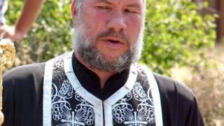 Предлагат отец Боян Саръев за президент
