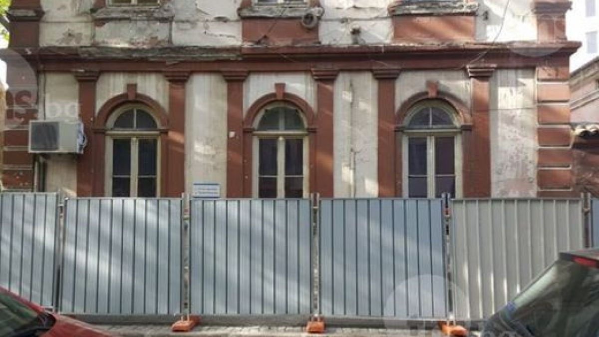 Прокуратурата дири виновника за сградата, която за малко не уби бебе