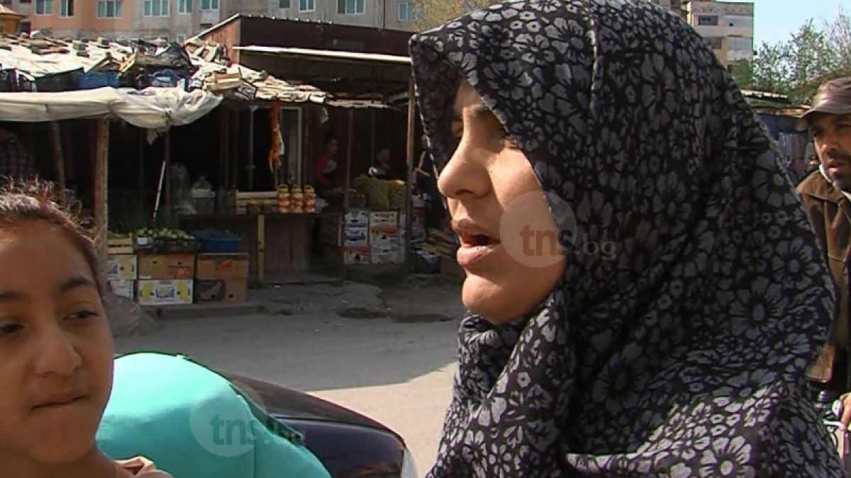 "Бурка" от Пазарджик: Ровят ми чантата, търсят бомба 