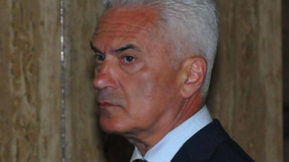 Сидеров пак постигна своето - споразумя се с прокуратурата за екшъна на летище "Варна"