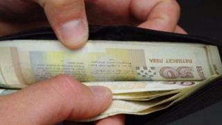 Минималната работна заплата става 460 лева