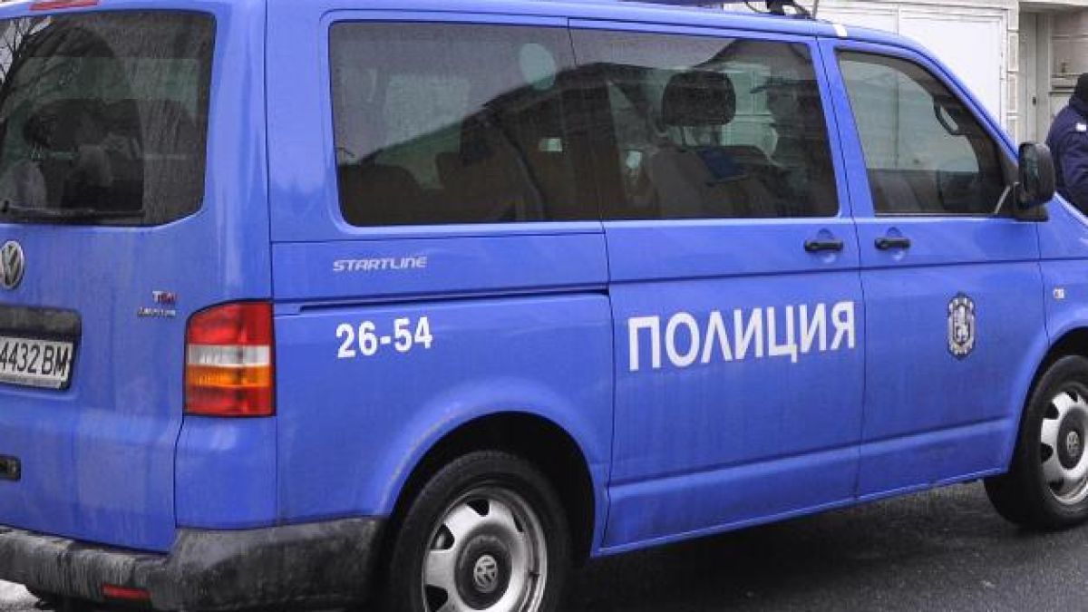 Извънредно! Спецакция в "Люлин"! Тарашат мазета за наркотици, евакуираха цял блок
