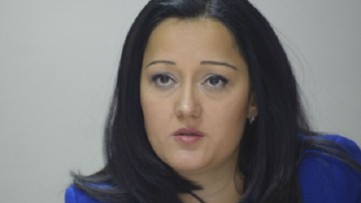 Министър Павлова обясни точно колко хиляди километра от пътищата ще са безплатни за пътуване 