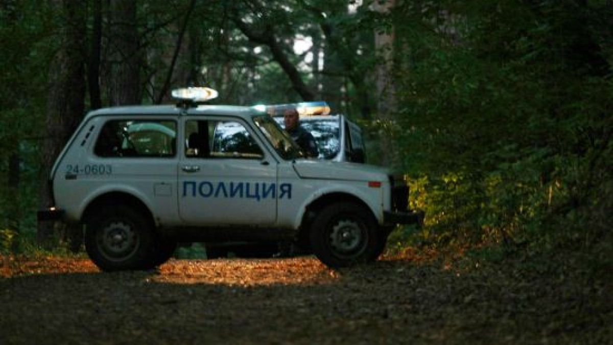 Рецидивист задигна камион за мляко и се блъсна в патрулка