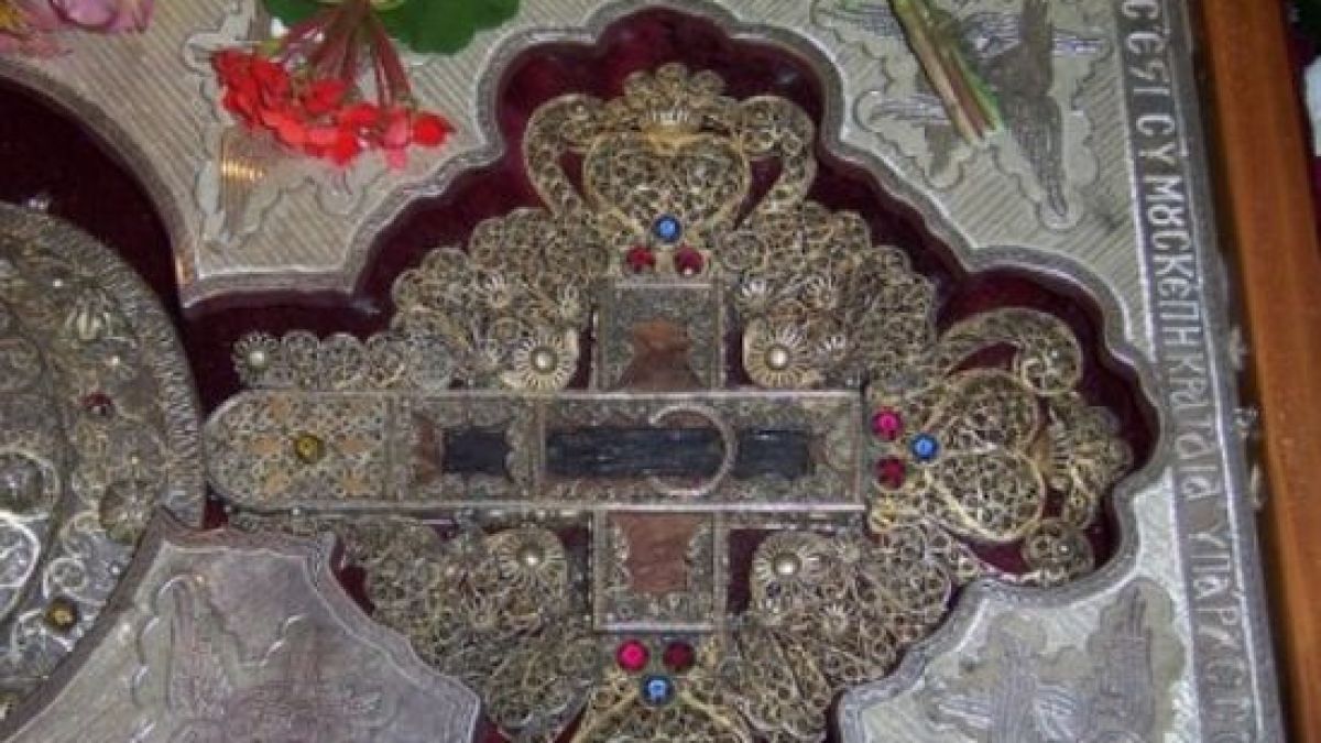 13 храма пазят частици от Разпятието 