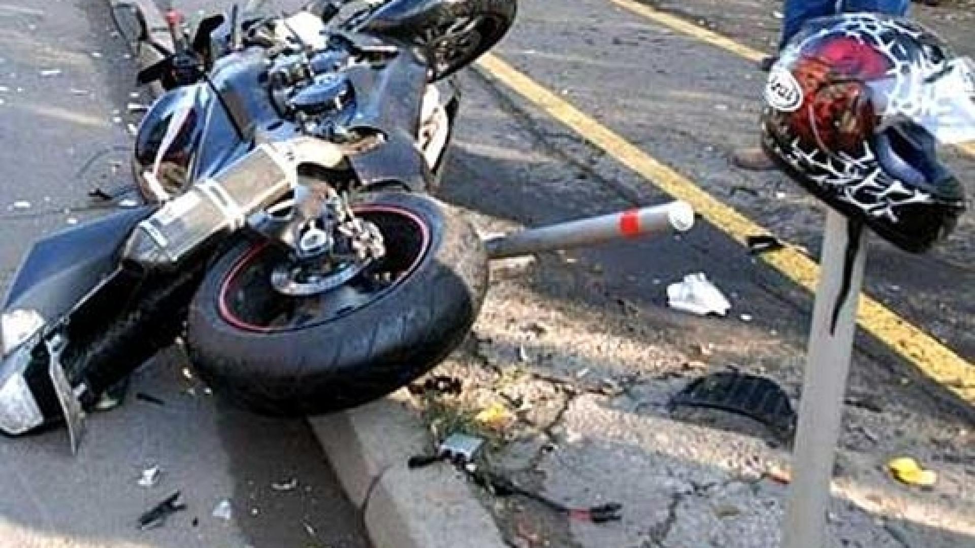 Сигнал до БЛИЦ: Зверско меле с кола и мотор в София 