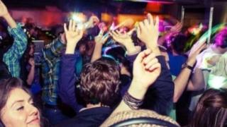 Ново 20! Вече всеки ще може да води на дискотека непълнолетни след 22 часа, ако направи това