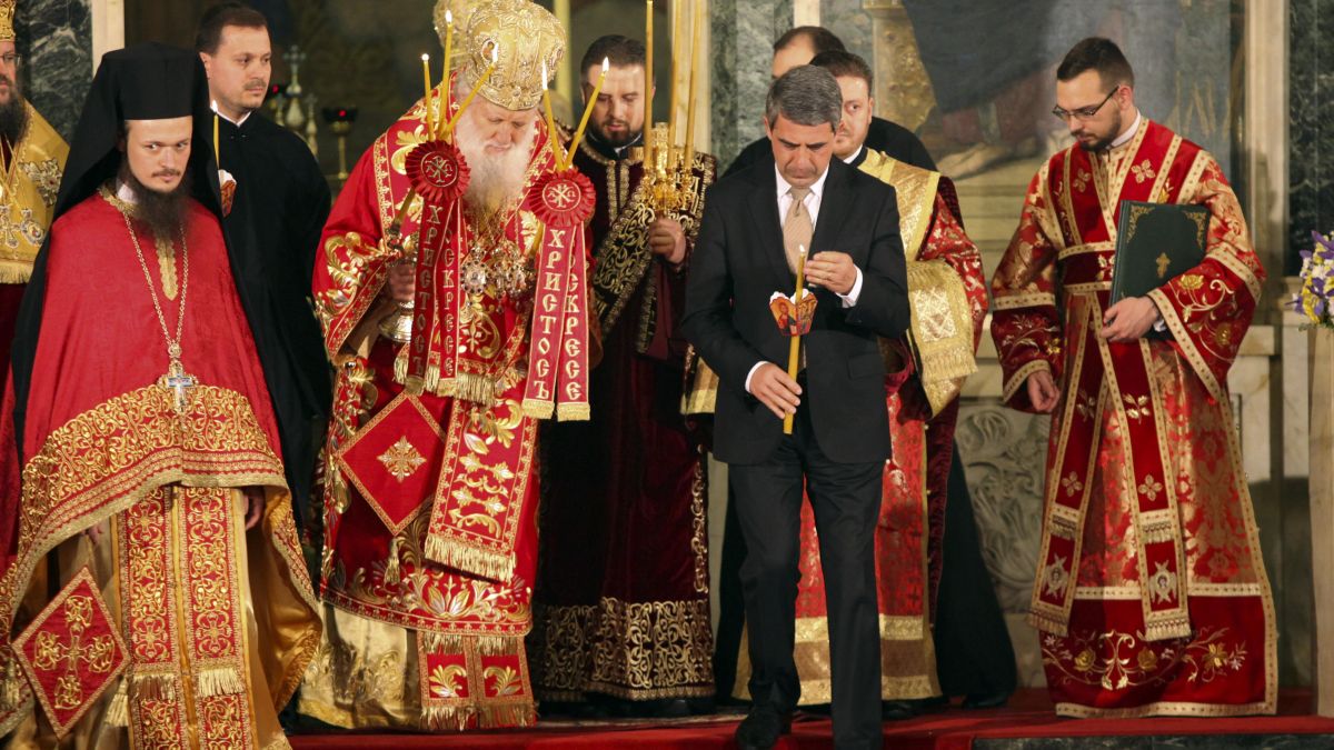 Кой сътвори страшния гаф в нощта на Великден! Президентът или Светият Синод?