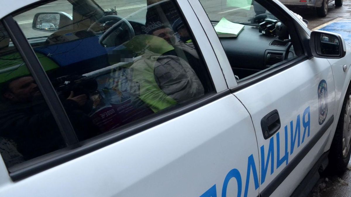 Катаджията в Търговище дран и удрян заради млада шофьорка
