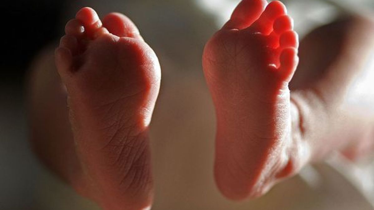 Шок! Бебе с 31 пръста се роди в Китай (СНИМКА)
